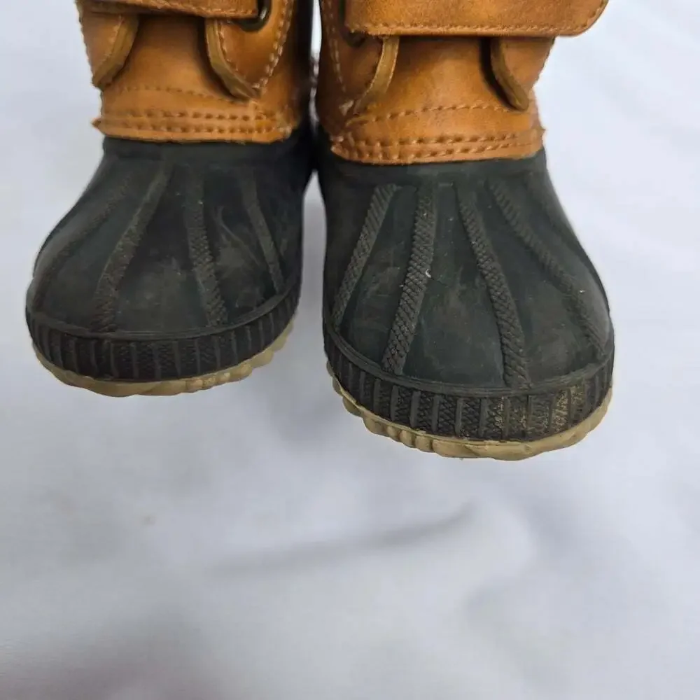 Gap Kids Tan and Black Winter Duck Boots Size 7/8